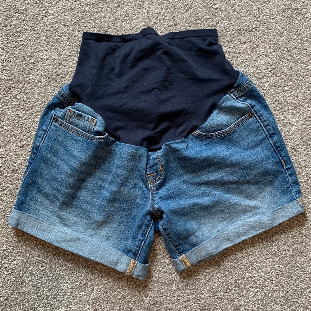Old Navy Full Panel Maternity Shorts